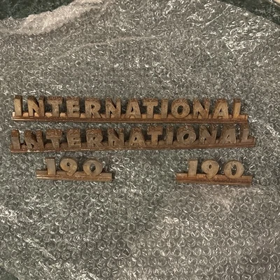 Emblema capó International 190 Foto 1 de 4