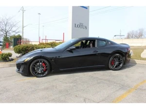 2017 MASERATI GRAND TURISMO PURCHASED NEW ONLY 5,000 KMS. ONE OWNER LOOKS NEW - Photo 1 sur 17