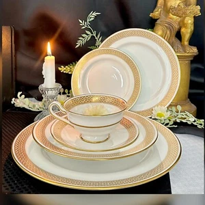 Spode HoneyComb Gold Rimmed Dinner Set - Plates, Bowl, Tea Cup- 6 Piece Set - Picture 1 of 11