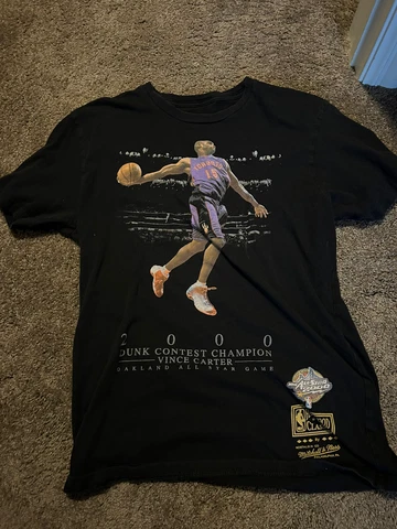 Vince Carter Mitchell And Ness Men’s Medium Shirt Cover