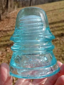LIGHT BLUE SMOOTH BASE CD 151 H.G. CO. PETTICOAT GLASS INSULATOR. - Picture 1 of 10