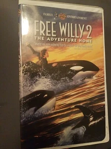 Free Willy 2: The Adventure Home (VHS, 1995, Clam Shell) - Bild 1 von 2