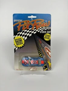 1992 Official Pit Row NASCAR 1:64 Stock car Richard Petty #43 - Picture 1 of 6