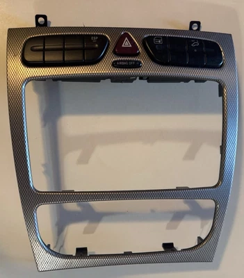 01-04 Mercedes W203 Clase C Consola Central Radio Borde Bisel Panel con Interruptores Foto 1 de 2
