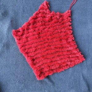 Jennyfer J Damen Echt Kaninchenfell Poncho Dreieck Halstuch Einheitsgröße Rot Y2K Vintage Edgy - Bild 1 von 4