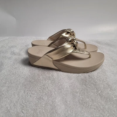 FitFlop Lulu Padded Knot Metallic Leather Toe-Post Sandal Platino Gold US 8 - Image 1 of 2
