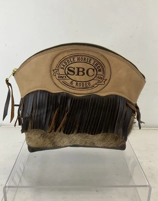 SBC Saddle Horse Show & Rodeo Tostado y Marrón Cuero y Flecos para el Cabello Bolsa con Cremallera Foto 1 de 4