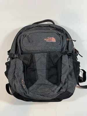 Mochila escolar para computadora portátil The North Face Recon negra Foto 1 de 4