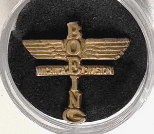 Orig BOEING WICHITA DIV Totem Style Logo Pin: Gold Plate On Sterling; WWII Era - Bild 1 von 2