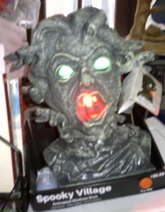 Spooky Village CREEPY VOICE animierte Medusa Büste, 12 Zoll NAGELNEUER WASSERNEBEL - Bild 1 von 3