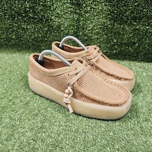 Scarpe Clarks Wallabee Cup Derby in velluto a coste marrone chiaro grosso da donna taglia 7 - Foto 1 di 10