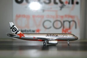 NG Models 1:400 Jetstar Airbus A320-200 VH-VFF (15010) Die-Cast Model Plane - Picture 1 of 7