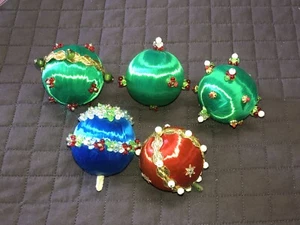 VTG Handmade Sequined Beaded Push Pin Christmas Satin Ball Ornament Lot - Picture 1 of 2