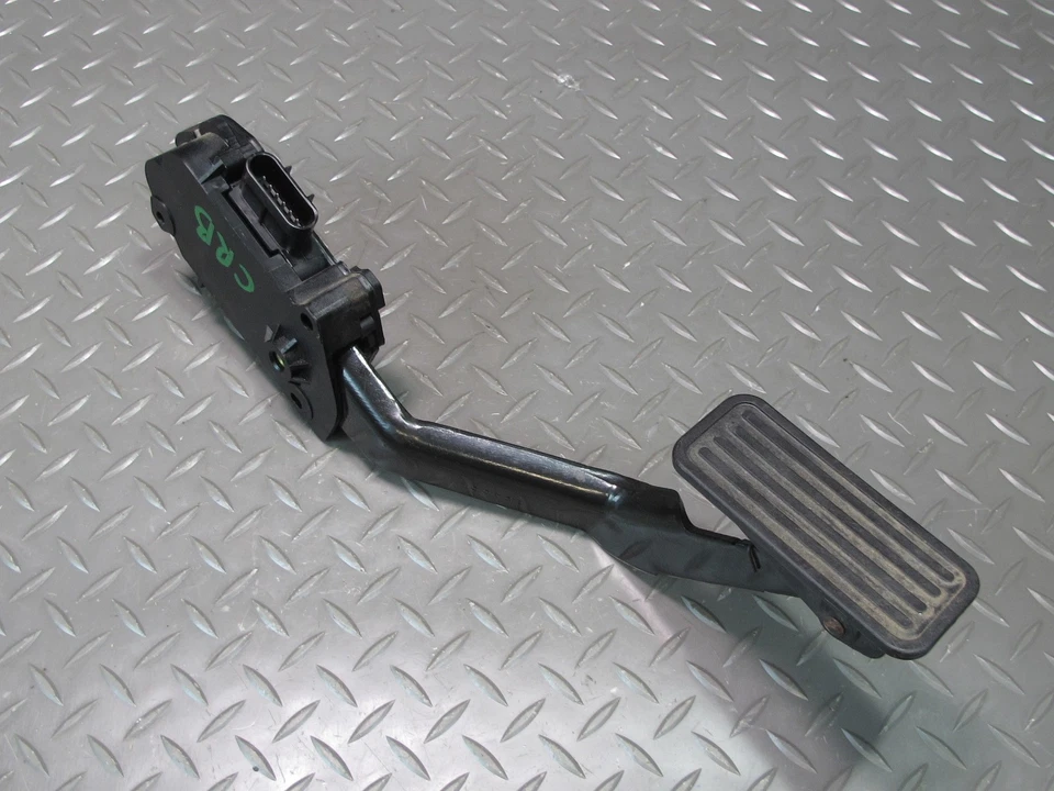 03-06 CHEVROLET SSR A/T ACCELERATOR GAS PEDAL 15187573 OEM - Image 1 of 4