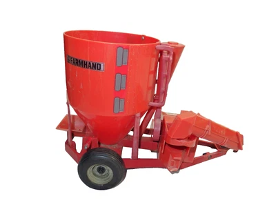 Ertl Agco Farmhand Grinder Mixer 9" PREOWNED (READ DESC) - Image 1 of 4