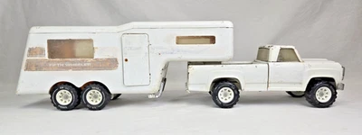 Vintage Tonka "Fifth Wheeler" Dodge Pick-up  Truck & Camper Poorly Overpainted - Image 1 of 4