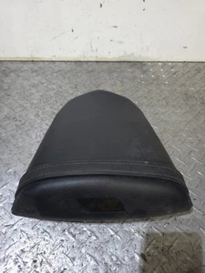 2004-2005 SUZUKI GSXR 600 750 OEM PASSENGER SEAT - Picture 1 of 15