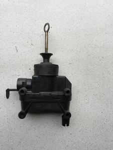 Caja de vacío puerta derecha negra Mercedes-Benz W124 Coupe descapotable - Imagen 1 de 3