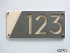 Numeri civici moderni, cemento con acrilico beige - targa insegna - numero porta - Foto 1 di 7