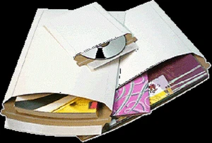 100 Menge 11" x 13 1/2" STARRE FOTO VERSANDTASCHEN UMSCHLÄGE BLEIBEN FLACH - Bild 1 von 1