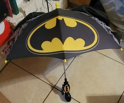 DC Comics Boys' Squeeze And Flap' Fun Rainwear Umbrella RARE & rain - Image 1 of 4