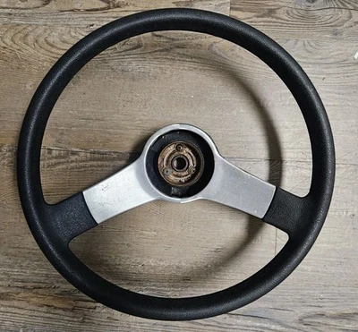 Chevrolet Chevette Rally 1976-1981 negro volante de dos radios GM OEM  Foto 1 de 4