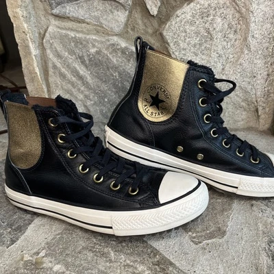 Zapatilla deportiva Converse Chuck Taylor negra de cuero dorado lateral Gore para mujer talla 8 Foto 1 de 4