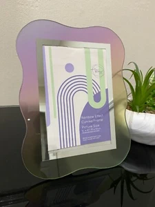 Rainbow Effect 6" x 4" Curved Photo Frame Cute Ombre Design Ideal for Home Decor - Picture 1 of 4
