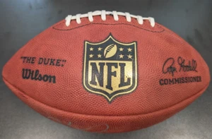 NFL Authentic Leather Wilson "The Duke" Football signiert von Hakeem Nicks - NO AIR - Bild 1 von 4