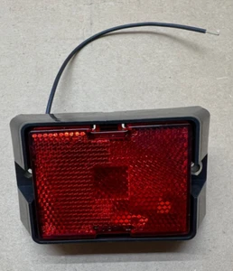 PETERSON Red Side Marker Light DOT AP2-94 With Reflex Model 115 P/N 440151 - Picture 1 of 8
