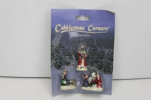 Cobblestone Corners Collectibles Christmas Village People Family & Santa New Sea - Picture 1 of 6