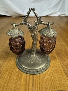Hanging Glass Purple Grapes / Stand Silver Tone Salt & Pepper Shakers - Picture 1 of 6