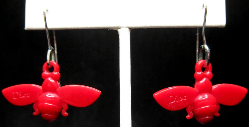 Pendientes perforados CHRISTIAN DIOR abejorro rojo cereza Foto 1 de 4