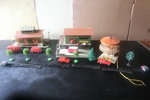 Modelleisenbahn Arnold Spur N Eisenbahn Anlage.Mit Wiking Feuerwehr Autos. - Bild 1 von 9