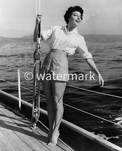Vintage ACTRESS AVA GARDNER PIN UP - 8X10 PUBLICITY PHOTO - Picture 1 of 1