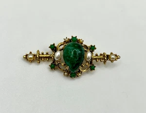 Broche Vintage Tono Dorado Renacimiento Victoriano Imitación Jade y Perla Imitada - Imagen 1 de 6