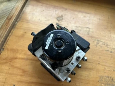 2013 Dodge Dart ABS Anti-Lock Brake Pump Control Module Assembly OEM - Image 1 of 4