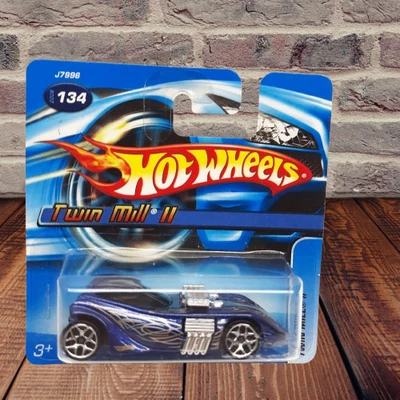 Литой автомобиль Hot Wheels масштаб 1:64 Twin Mill II синий металлик - Изображение 1 из 3