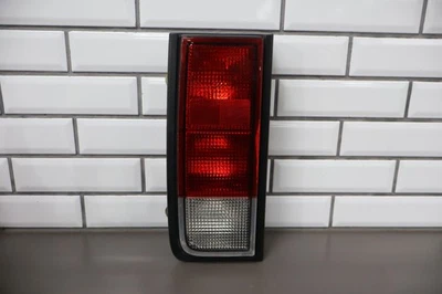 05-09 Hummer SUV H2 luz trasera izquierda conductor lámpara trasera (montada en el cuerpo) OEM probado Foto 1 de 4