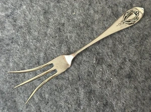 Lunt MOUNT VERNON Sterling Silver Lemon Fork 5 Inch No Mono - Picture 1 of 5