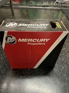 Mercury Marine Mercruiser New OEM BlackMax 15 1/2 X 18 RH Propeller, 48-11324A45 - Picture 1 of 4