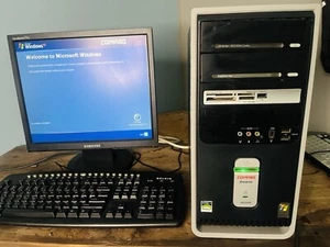 Compaq Presario SR1103WM PC-Desktop, 2GHz, 1.92 MB RAM W Monitor & Keyboard - Picture 1 of 3