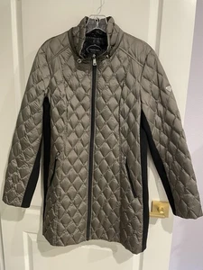 1 Abrigo largo acolchado ligero Madison gris talla mediana - Imagen 1 de 18