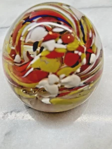 Pisapapeles de vidrio artístico vintage con diseño de remolino multicolor - Imagen 1 de 7