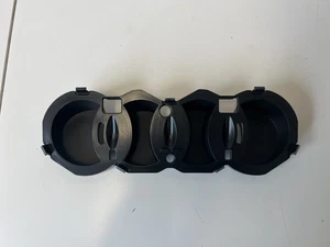 Porta insignia parrilla delantera Audi A6 C7 4G0853037 OEM - Imagen 1 de 3