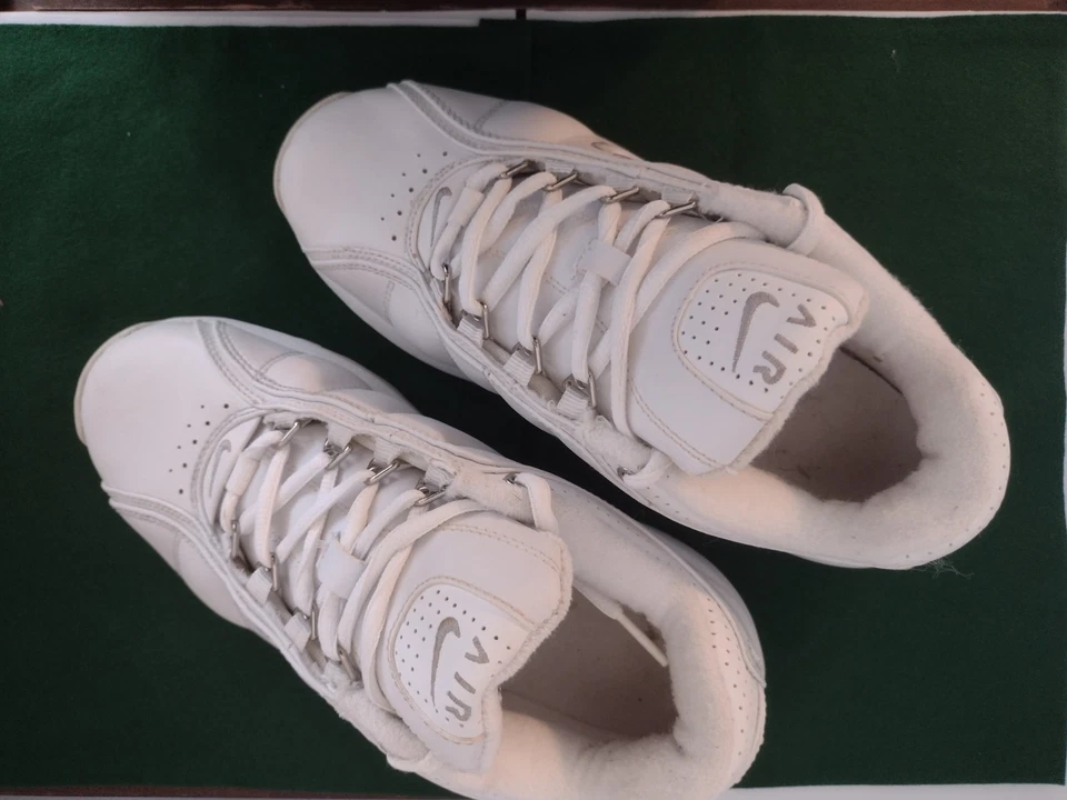 Nike Air VXT II Sneakers White/Silver Women's Size 8 Athletic Shoes - Image 1 of 4