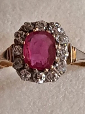 Ein wunderschöner und  zeitloser Ring aus Familienbesitz, über 100 Jahre alt. - Bild 1 von 4