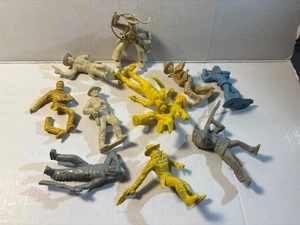 Marx Vintage 50er Jahre 60mm BESCHÄDIGT Western Town Cowboy Figuren wie abgebildet. - Bild 1 von 3