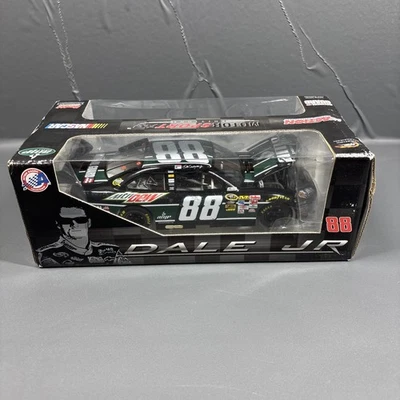 Dale Earnhardt Jr 88 Amp Energy Mt DEW 2009 Impala SS edición limitada firmado 1:24 LEER Foto 1 de 4