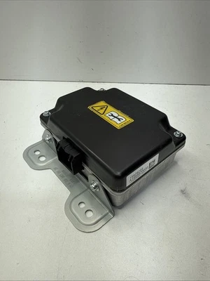 Оригинальный инвертор переменного постоянного тока 2017 Mercedes-Benz AMG GLC43 GLC300 A1669820020 17-22  - Изображение 1 из 4